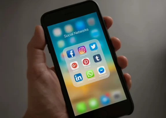 Espaço Digital x Espaço Físico: Transformando Sua Presença Online