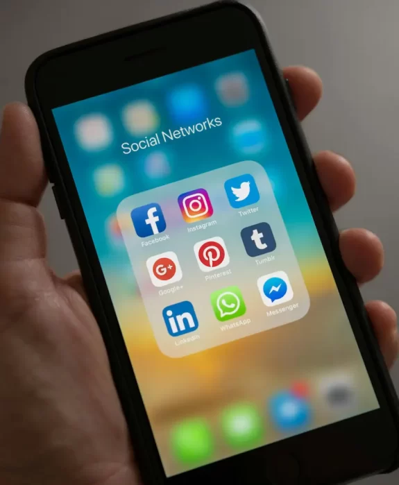 Espaço Digital x Espaço Físico: Transformando Sua Presença Online